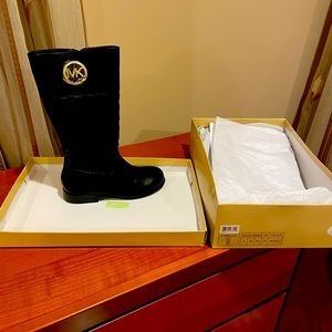 Girls faux leather boots